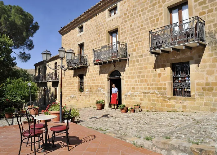 בית כפרי Casale Raino גנג'י