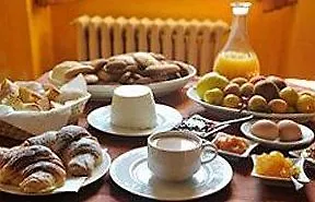 בית כפרי Casale Raino גנג'י